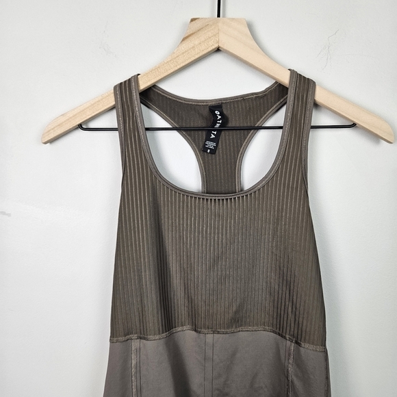 Athleta Vitality Athletic Tank Top Women Small - Picture 4 of 9